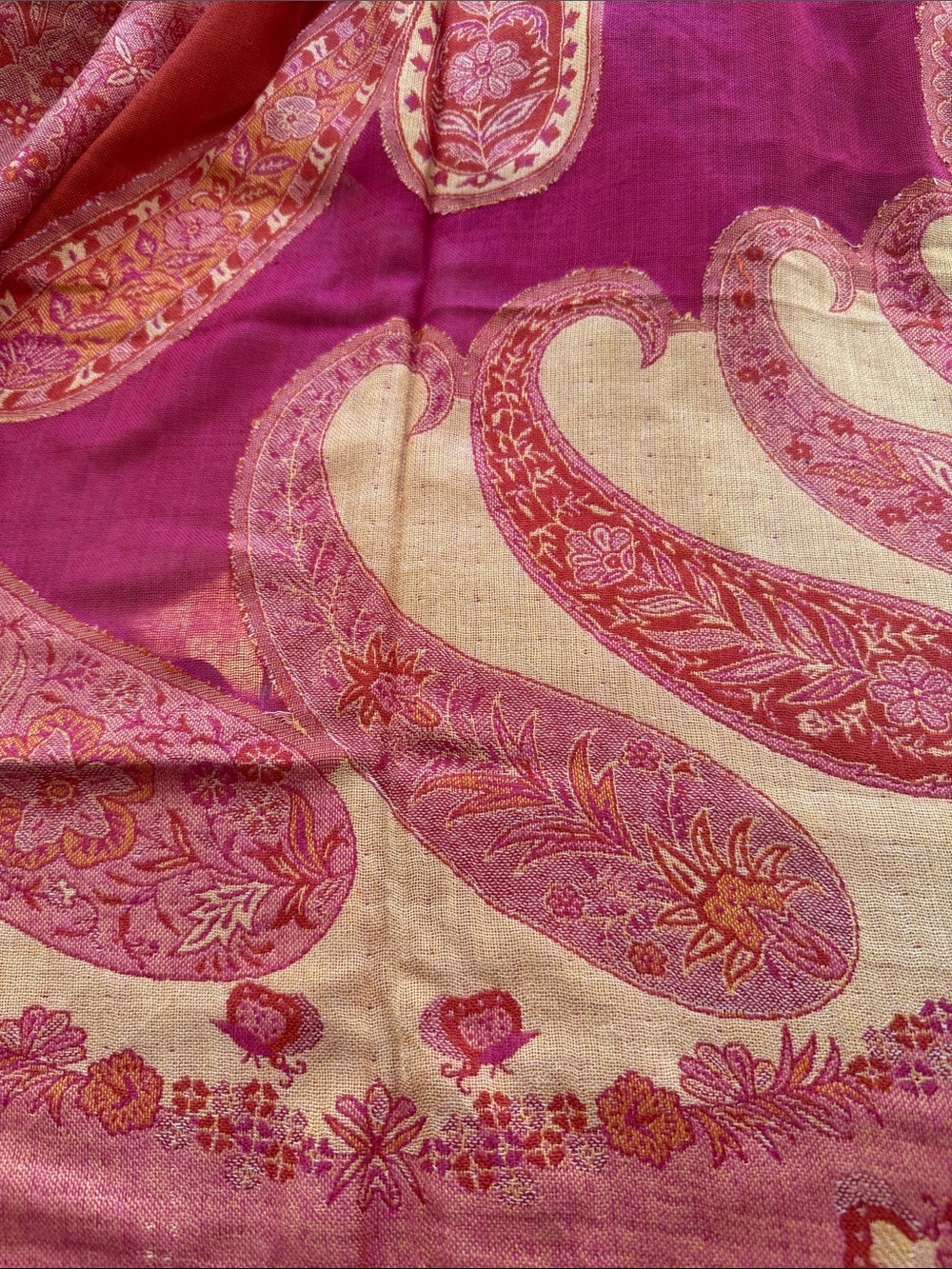 Fuchsia & Orange Paisley Reversible Kashmiri Style Large Shawl with Fringe. - Picture 7 of 8